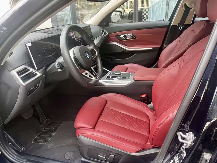 BMW 3 Series 2025 2025款 330Li M运动曜夜套装