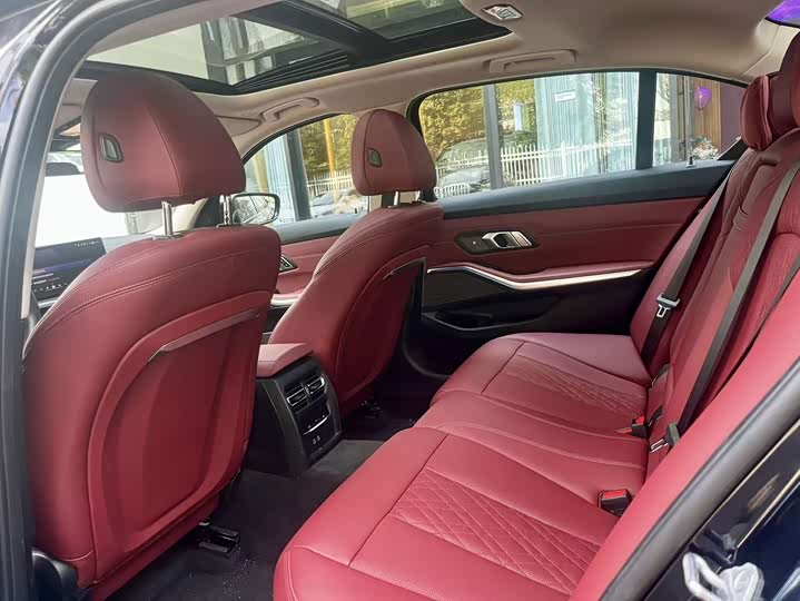 BMW 3 Series 2025 2025款 330Li M运动曜夜套装