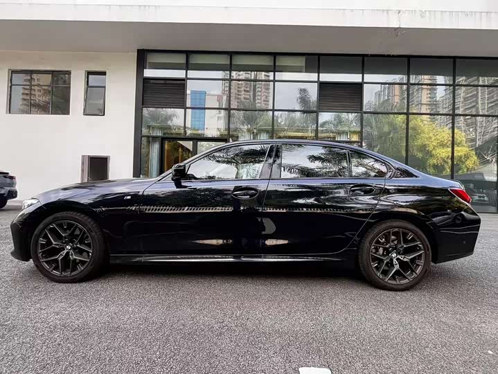 BMW 3 Series 2025 2025款 330Li M运动曜夜套装