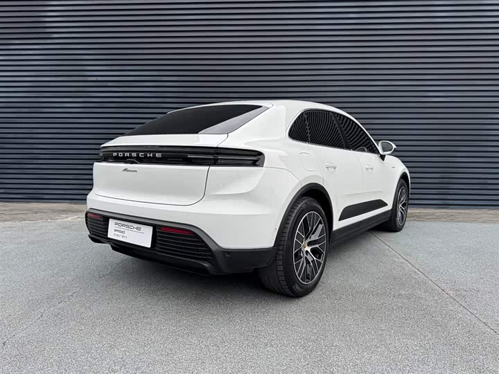 2024 Porsche Macan EV
