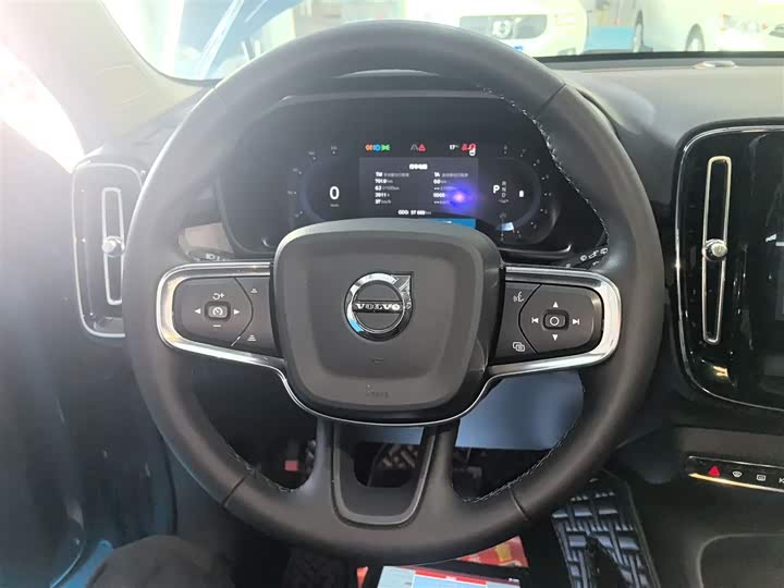 Volvo XC40 2023 2023款 B4 四驱智远豪华版