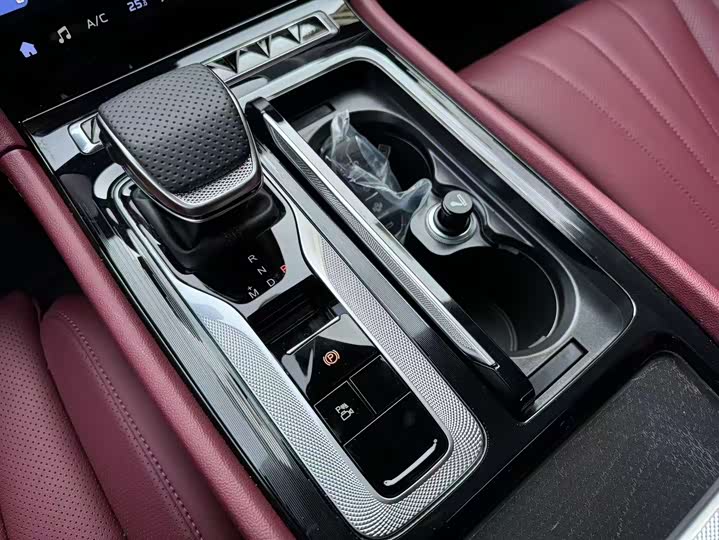 Hongqi H5 2025 2025款 2.0T 自动旗畅版