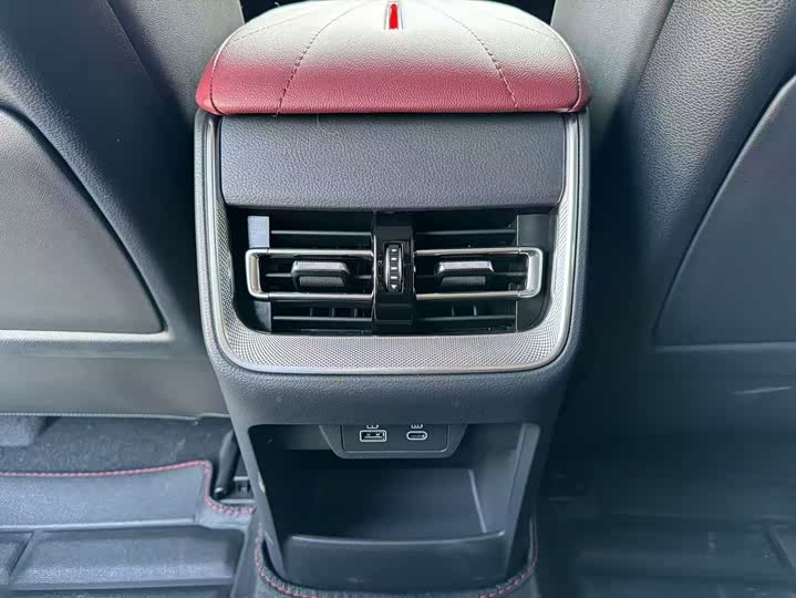 Hongqi H5 2025 2025款 2.0T 自动旗畅版