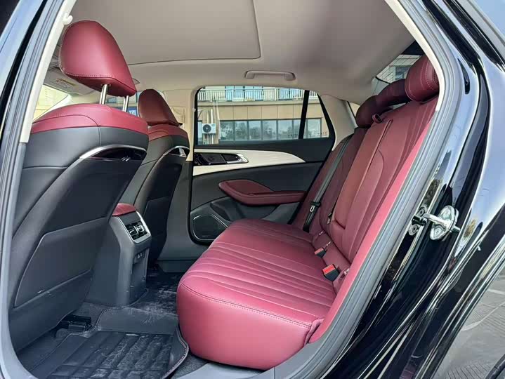 Hongqi H5 2025 2025款 2.0T 自动旗畅版