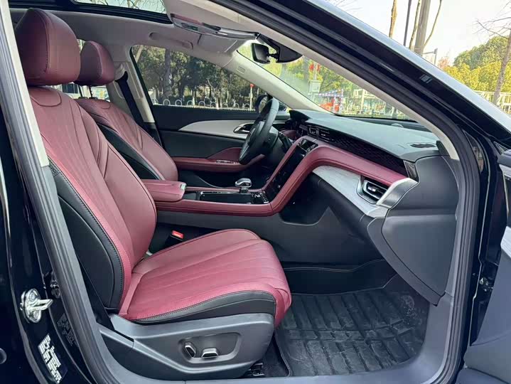 Hongqi H5 2025 2025款 2.0T 自动旗畅版