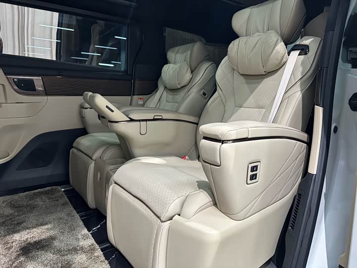 Toyota Alphard 2024 2024款 双擎 2.5L 臻享版