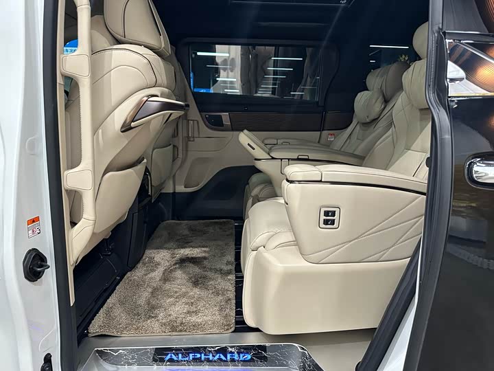 Toyota Alphard 2024 2024款 双擎 2.5L 臻享版