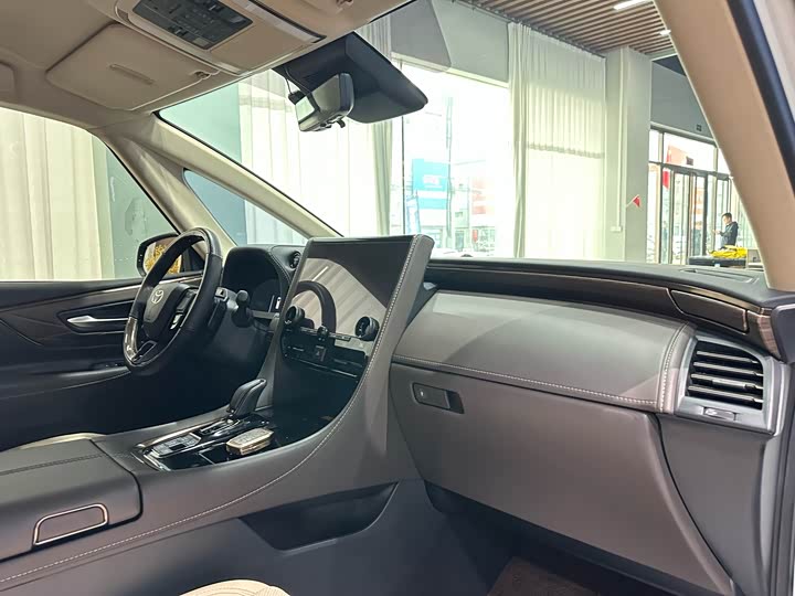 Toyota Alphard 2024 2024款 双擎 2.5L 臻享版