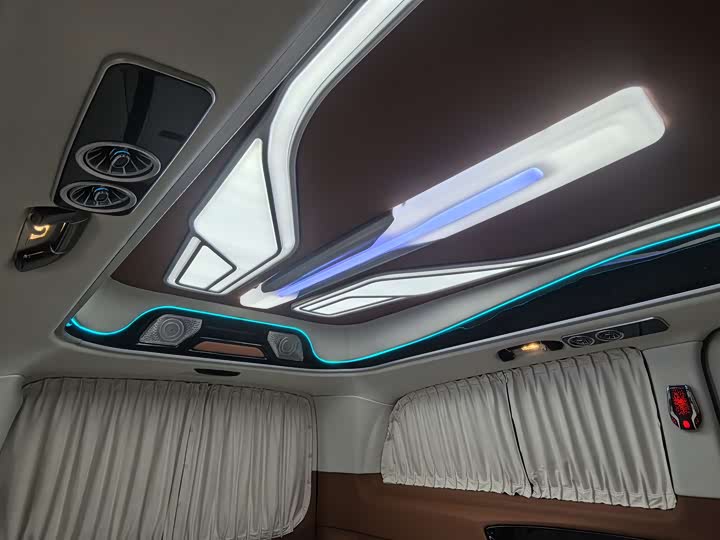 Mercedes-Benz V-Class 2022 2022款 V 260 L 长轴距豪华版