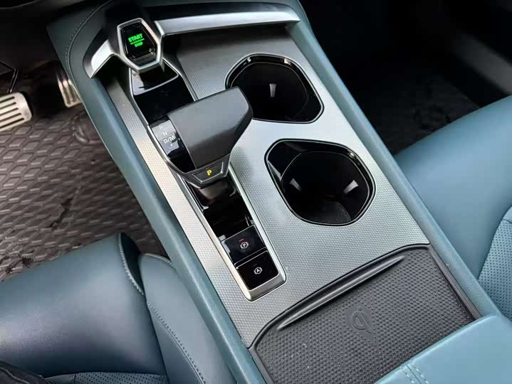 MG Motor 7 2025 2025款 2.0T Trophy+ 超级智驾版