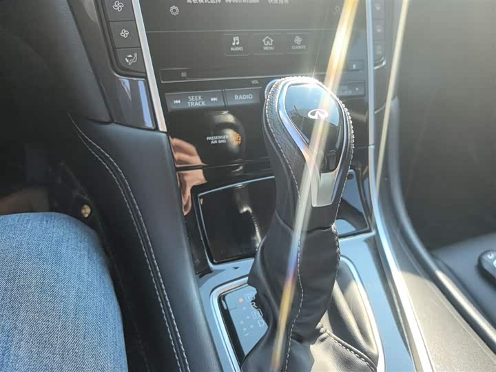 Infiniti Q50L 2022 2022款 2.0T 舒适版