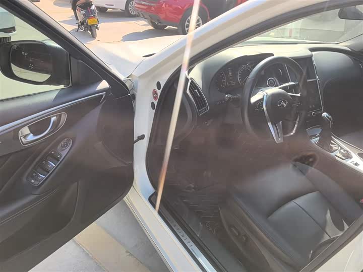 Infiniti Q50L 2022 2022款 2.0T 舒适版