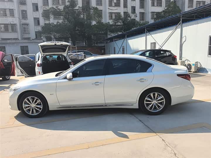 Infiniti Q50L 2022 2022款 2.0T 舒适版