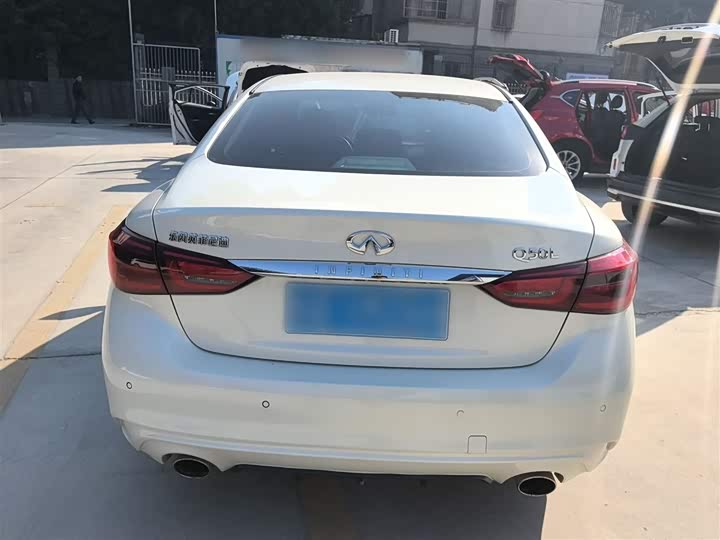 Infiniti Q50L 2022 2022款 2.0T 舒适版