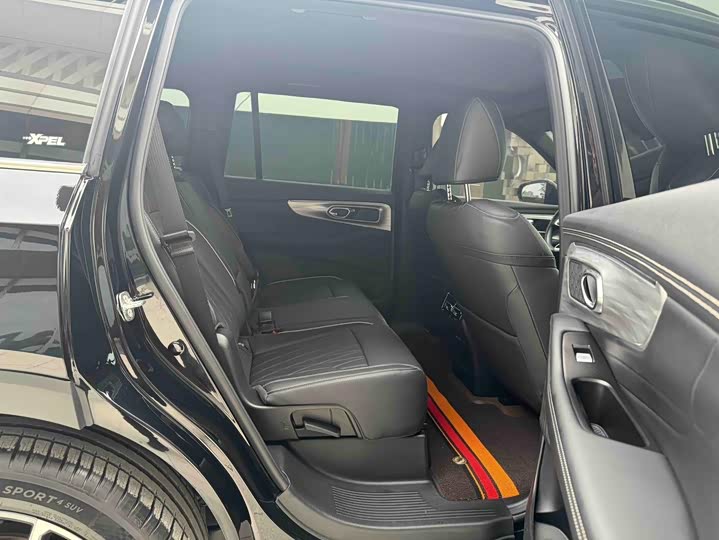 GAC Trumpchi GS8 2025 2025款 领航系列 2.0TGDI 两驱豪华版 5座