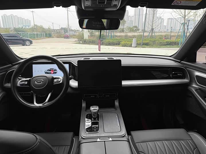 GAC Trumpchi GS8 2025 2025款 领航系列 2.0TGDI 两驱豪华版 5座