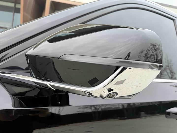 GAC Trumpchi GS8 2025 2025款 领航系列 2.0TGDI 两驱豪华版 5座