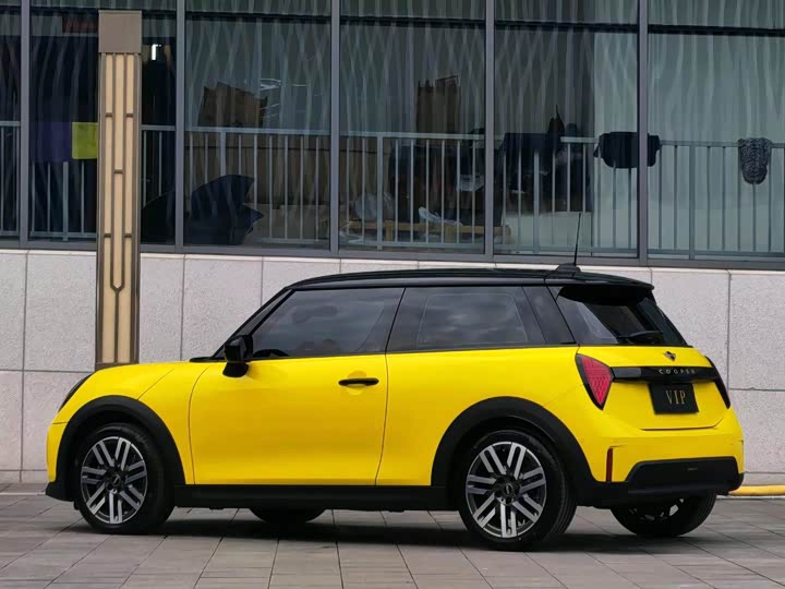 Mini Mini 2025 2025款 1.5T COOPER 经典派