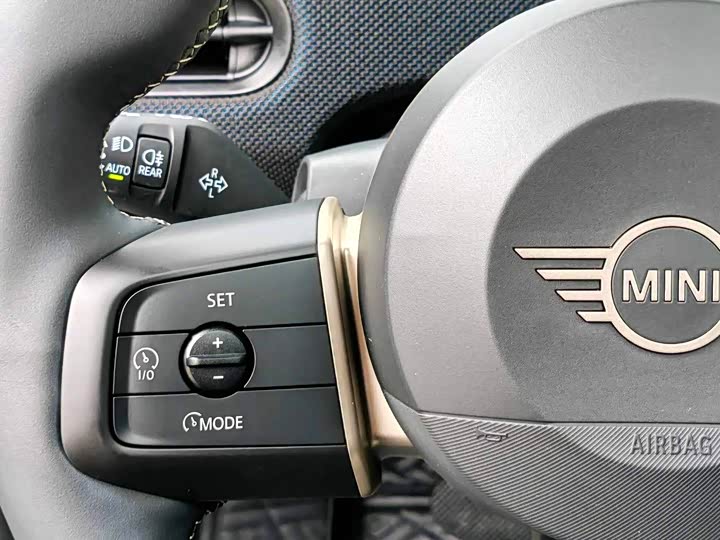 Mini Mini 2025 2025款 1.5T COOPER 经典派