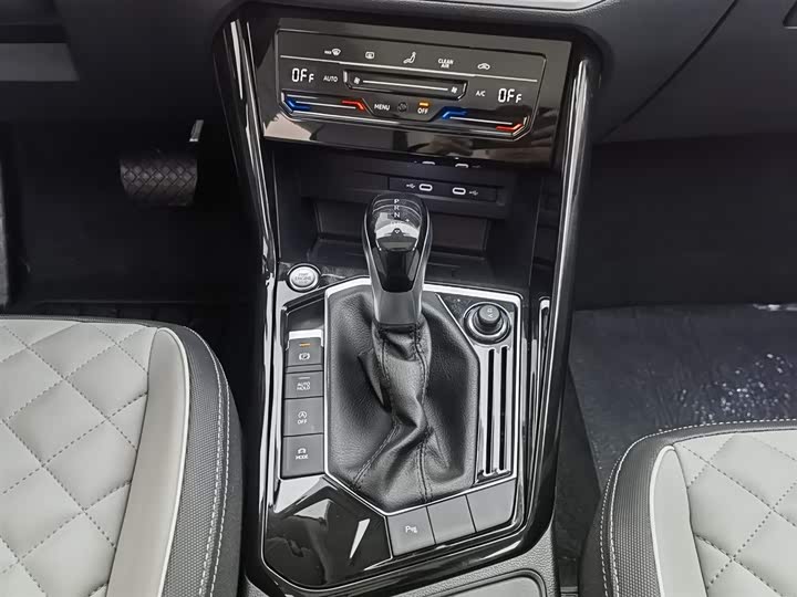 Volkswagen Tayron 2024 2024款 300TSI 两驱豪华Plus进阶版