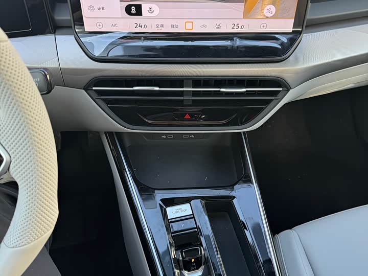 Volkswagen Lamando L 2026 2026款 凌渡L 300TSI 凌风版