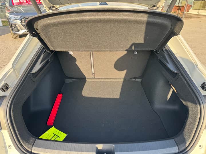 Volkswagen Lamando L 2026 2026款 凌渡L 300TSI 凌风版