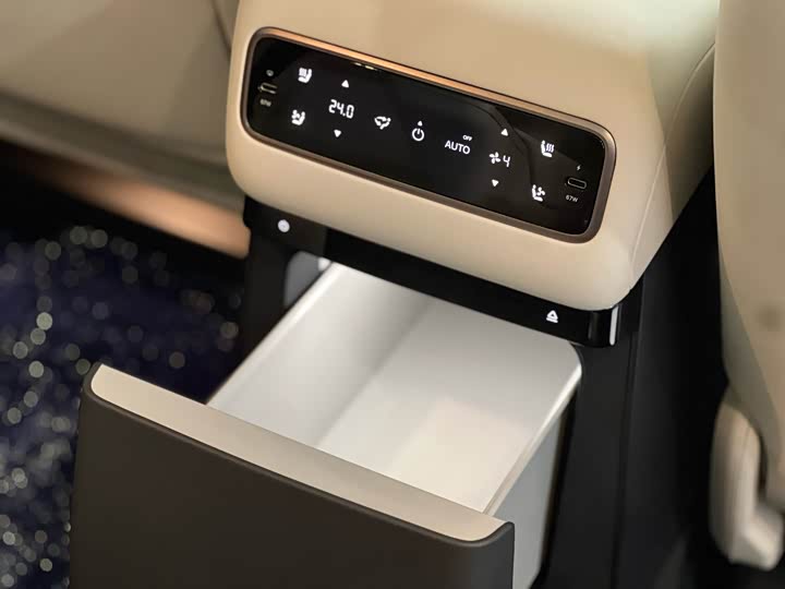 LiXiang Mega 2025 2025款 Ultra 智能焕新版