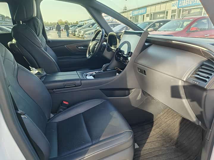 Toyota Alphard 2024 2024款 双擎 2.5L 臻享版