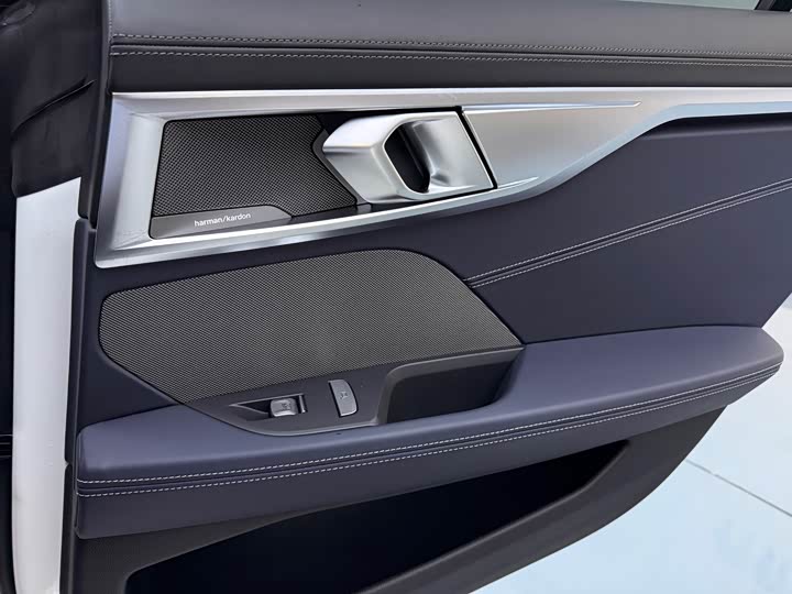 BMW 8 Series 2021 2021款 840i 四门轿跑车 M运动套装