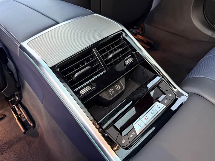 BMW 8 Series 2021 2021款 840i 四门轿跑车 M运动套装