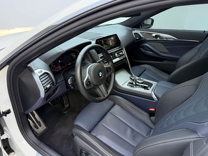 BMW 8 Series 2021 2021款 840i 四门轿跑车 M运动套装