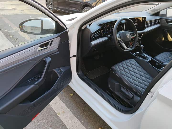 Volkswagen Sagitar L 2025 2025款 300TSI DSG超越版