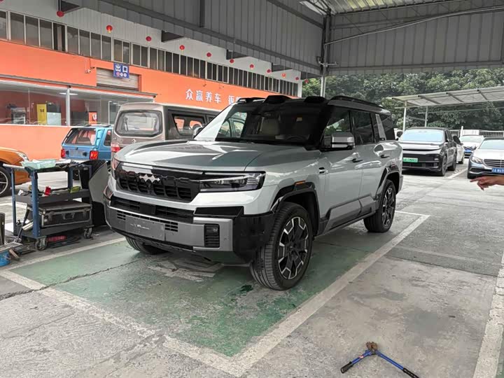 2025 BYD FangChengBao Leopard 8