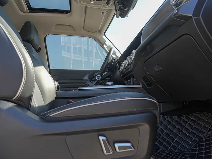 Tank 300 2024 2024款 2.0T 征服者