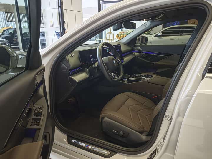 BMW 5 Series 2025 2025款 530Li 领先型 M运动套装