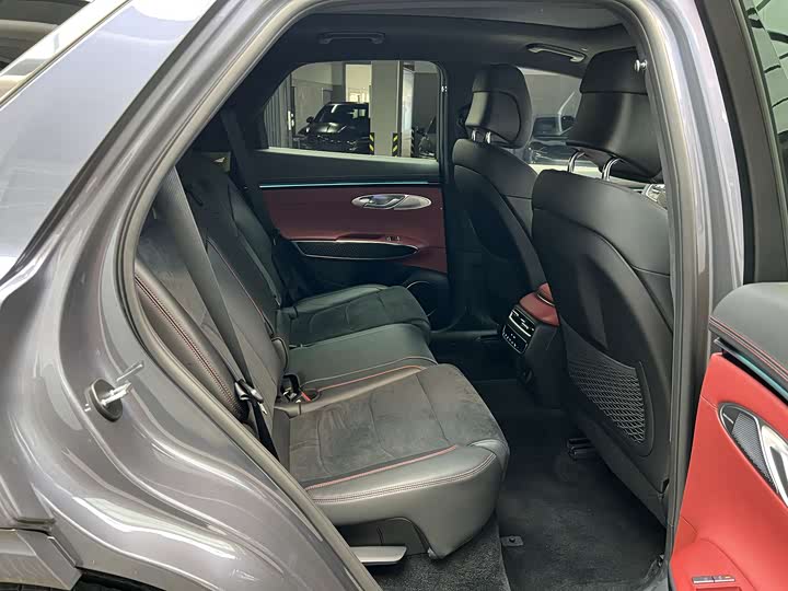 Genesis GV70 2025 2025款 2.5T 四驱旗舰版