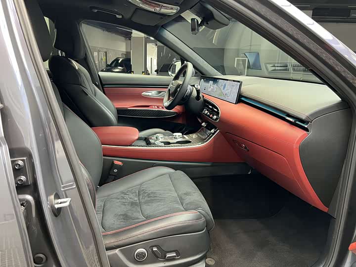 Genesis GV70 2025 2025款 2.5T 四驱旗舰版