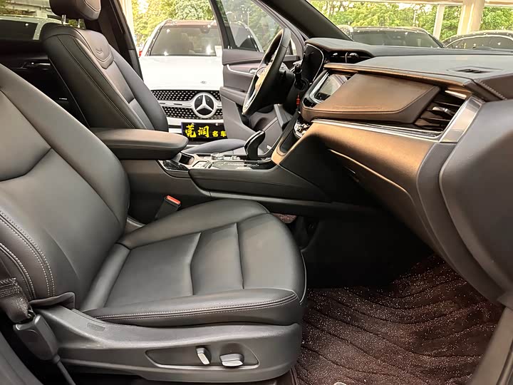 Cadillac XT6 2022 2022款 2.0T 六座四驱风尚型