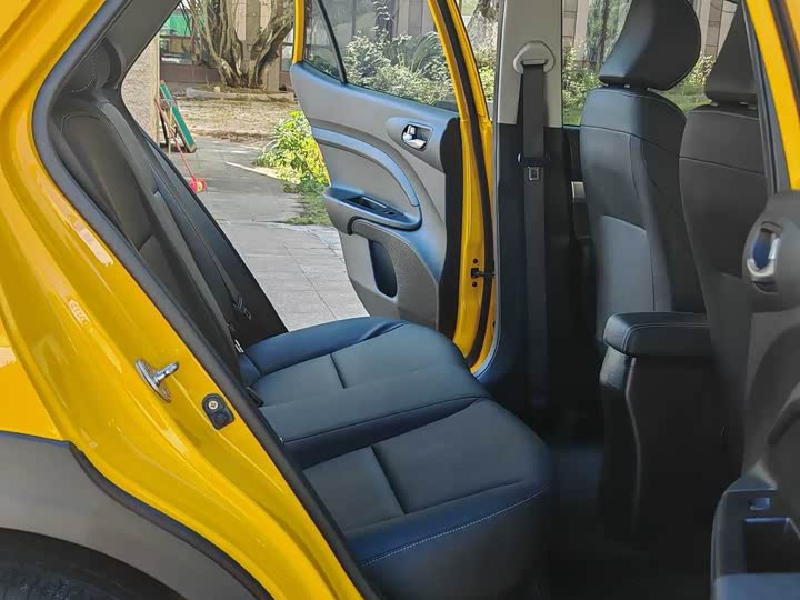 Kia KX1 2021 2021款 1.4L 自动趣享运动款