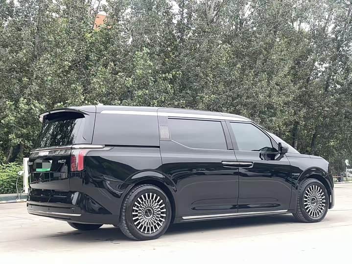 Zeekr 009 2024 2024款 七座过道版 108kWh