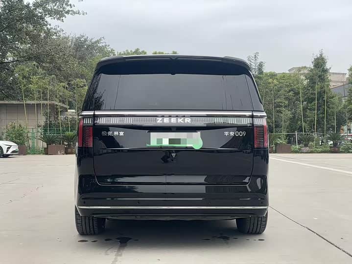 Zeekr 009 2024 2024款 七座过道版 108kWh