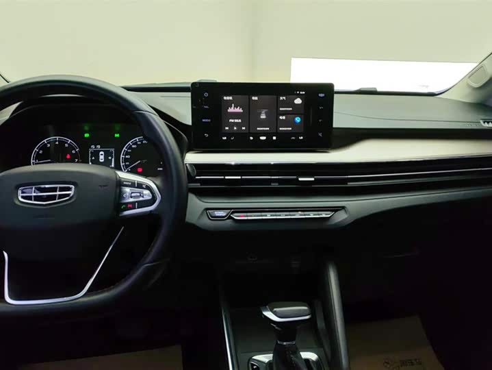 Geely Vision X3 2021 2021款 PRO 1.5L CVT尊贵型