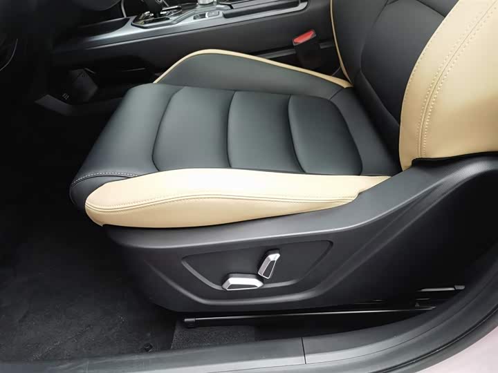 Geely Icon 2023 2023款 1.5TD 巧克力醇巧版