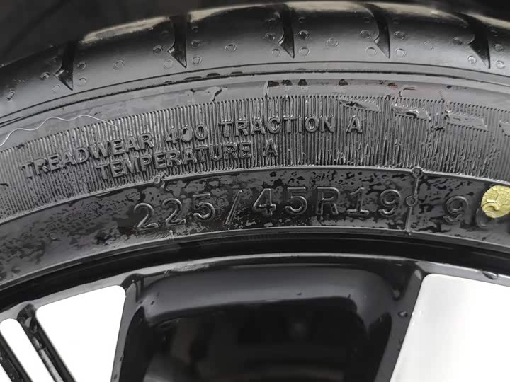 Geely Icon 2023 2023款 1.5TD 巧克力醇巧版