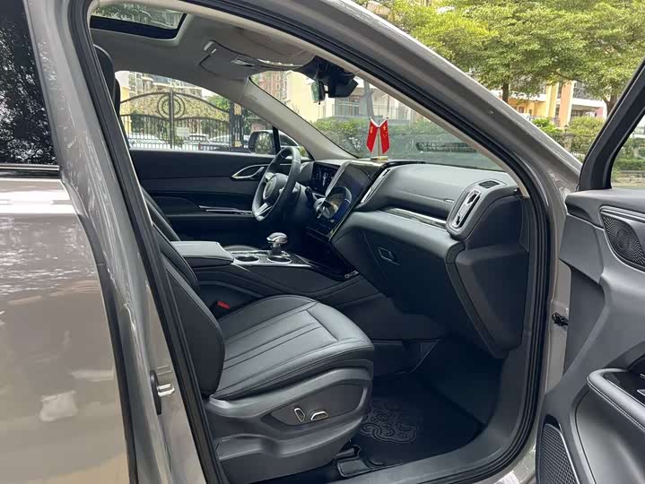 Hongqi HS3 2023 2023款 1.5T 两驱善为版