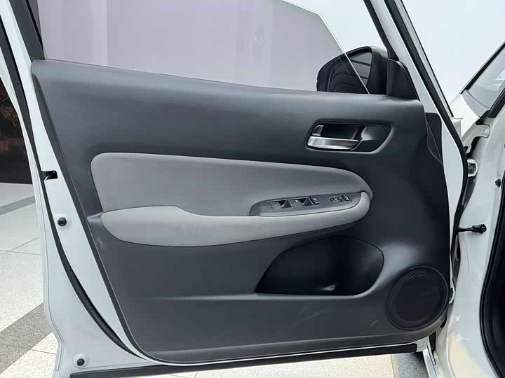 Honda Life 2021 2021款 1.5L CVT SPO-SS灵动版