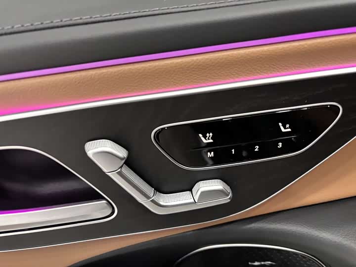 Mercedes-Benz E-Class Hybrid 2024 2024款 E 350 e L 插电式混合动力运动轿车