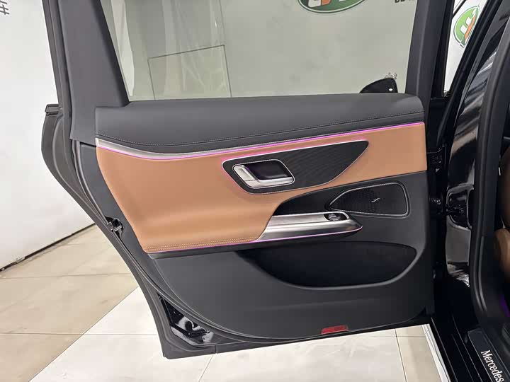 Mercedes-Benz E-Class Hybrid 2024 2024款 E 350 e L 插电式混合动力运动轿车