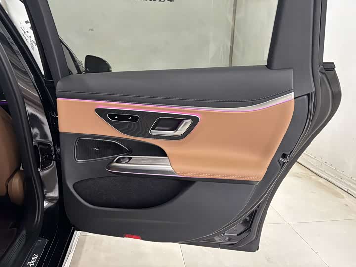 Mercedes-Benz E-Class Hybrid 2024 2024款 E 350 e L 插电式混合动力运动轿车