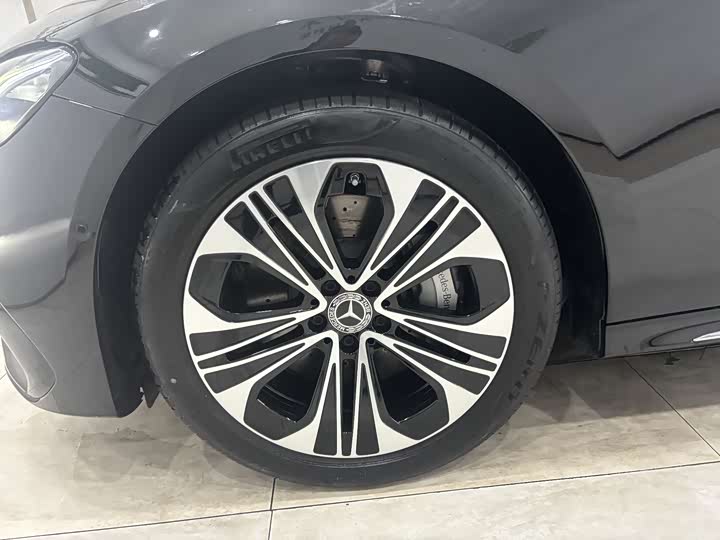 Mercedes-Benz E-Class Hybrid 2024 2024款 E 350 e L 插电式混合动力运动轿车